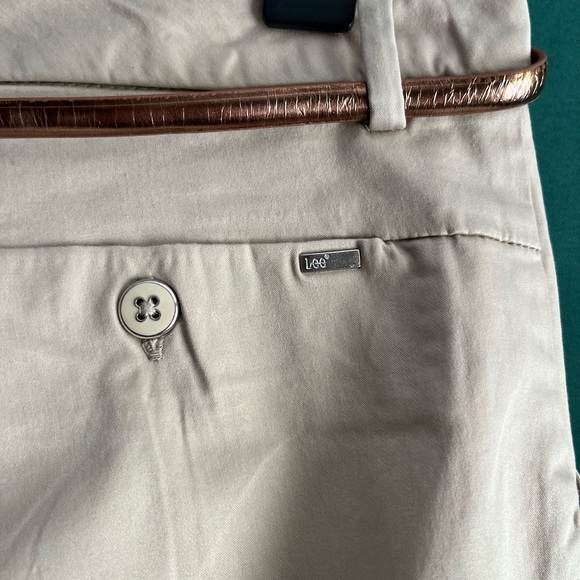 Lee (Modern Fit) straight leg khaki pants. Women’s size 10. Belt included. New. - Picture 5 of 11